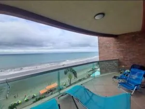 Hermoso departamento Tonsupa - 阿塔卡梅斯