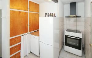 Awesome Home In Samsø With Wifi