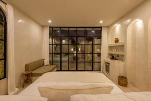 Luxe & Unique honeymoon Bocami Suites- 2 by OriVista