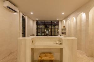 Luxe & Unique honeymoon Bocami Suites- 2 by OriVista