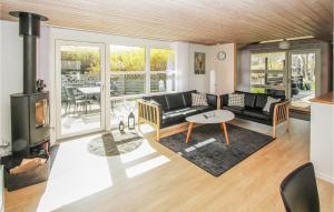 3 Bedroom Stunning Home In Samsø