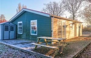 3 Bedroom Lovely Home In Den Oever