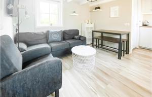 1 Bedroom Gorgeous Home In Zoutelande