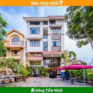 La Maison Danang Beach Hotel