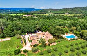 Maisons de vacances Amazing home in St, Andr dOlrargues with Outdoor swimming pool, 1 Bedrooms and WiFi : photos des chambres