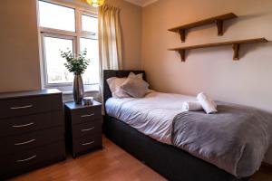 Homely Contractor House - Enjoy Free, Convenient Parking