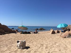 F2 vue mer dans résidence avec piscine