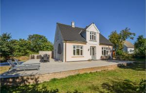 6 Bedroom Beautiful Home In Anholt