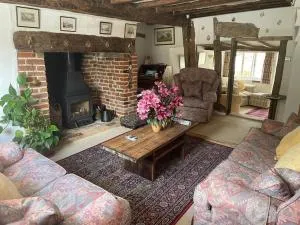 Acacia Cottage - Maplestead