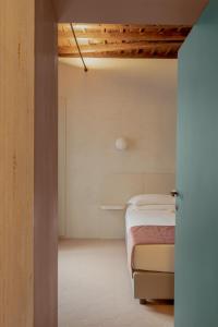 Design apartment with private pool in Campo dei Fiori