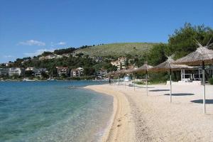 Braco apartments by the sea with a sea view