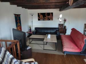 Maison Creusoise dans le village de Fontanières.