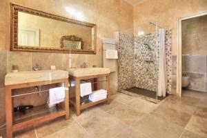 Hotels Chateau de Beguin : photos des chambres
