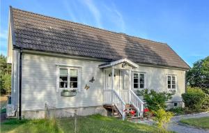 Awesome Home In Slvesborg With 3 Bedrooms And Wifi