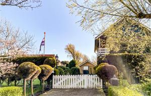 1 Bedroom Gorgeous Home In Zoutelande