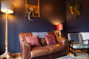 The Bolthole barn with wood-fired hot tub