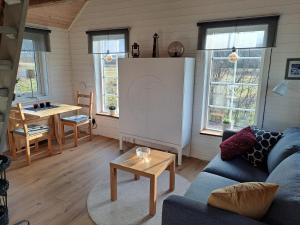 Fully equipped cottage near the sea