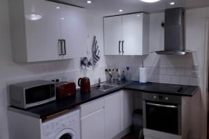 Cosy London holiday Home (Near O2 arena)