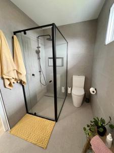 Pet friendly, Family home close to town