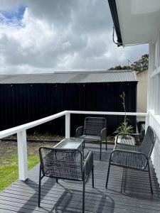 Pet friendly, Family home close to town