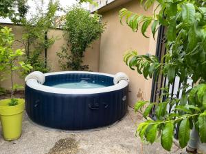 Maisons de vacances Villa climatise avec piscine et jacuzzi : photos des chambres