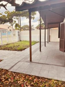 Casa em Shangri-lá a 150m da avenida beira mar para até 10 pessoas