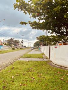 Casa em Shangri-lá a 150m da avenida beira mar para até 10 pessoas
