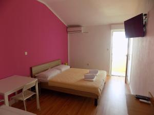 Studio with Balcony and Sea View room in Rooms and Apartments Galeb -Salt Lake view