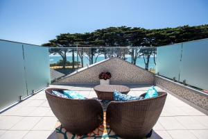 Luxurious 4 Bedroom House with Stunning Beach view in St Leonards