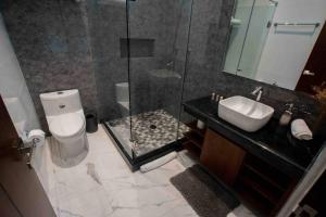 Casa Moderna de 4 Pisos Con Rooftop Vista Al Mar