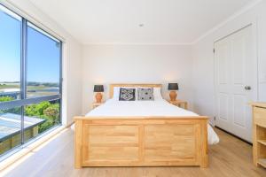 Ocean & Country Views, Spa, Pets Welcome, Fireplace - Your Ocean Oasis 10 minutes to Phillip Island