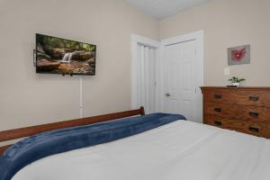 Modern 2BR near DT, 8min walk to Park&Conservatory