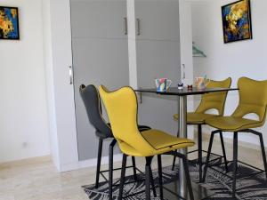 Superbe 3 Pièces avec Terrasse, Clim et Vue Mer à Villeneuve-Loubet - FR-1-252A-92