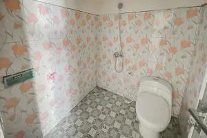 Urbanview Hotel Tirtamaya Jaya Indah Indramayu by RedDoorz - Indramayu