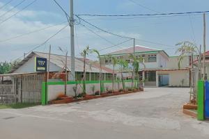 Urbanview Hotel Tirtamaya Jaya Indah Indramayu by RedDoorz
