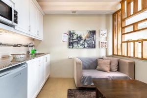 20t7 floor Cebu IT Park studio walking distance to everything