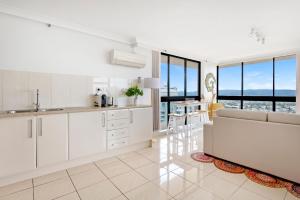 Central Escape In The Heart Of Surfers