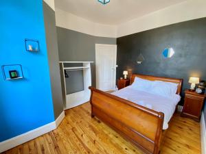 Appartements LE VIKING DOUILLET - Proche Thermes & Parcs - Parking a 50m : photos des chambres