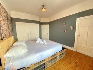 Appartements LE VIKING DOUILLET - Proche Thermes & Parcs - Parking a 50m : photos des chambres