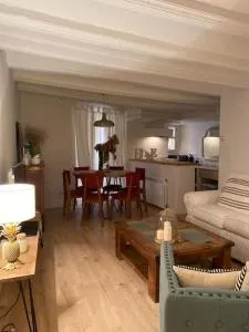 Apto. centro histórico Huesca - Igriés