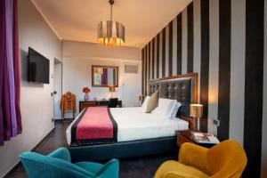 Deluxe Double Room with Terrace and City View