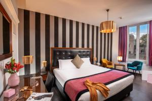 Deluxe Double Room with Terrace and City View room in Navona Colors Hotel