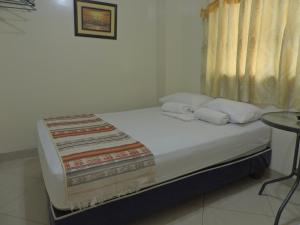 Hotel Jeshua Simmonds