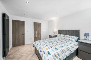 Sea View Luxury Apartment 3 bedrooms Free Parking - By Coast Apartments