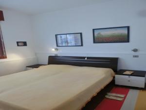 Cozy flat in residence with swimming pool-Beahost