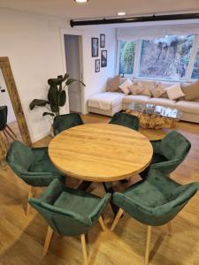 Brand New Apartment very cosy and awesome display close to the ski slope! private parking