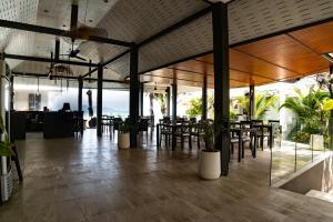 The Cosy Maenam Beach Resort