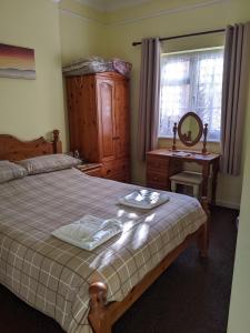 Kingswinford Guest House with Free Parking