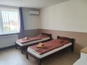 Airport MicrostorePanzió - Monor