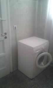 SUNNY QUIET APATMENT AT LYCABETOUS